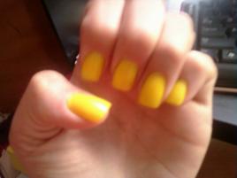 The other thing I love about neon yellow is that it looks good on short nails too! 